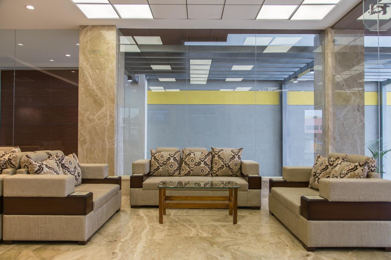 Hotel Hills Tirupattur Tiruppatur Exterior foto