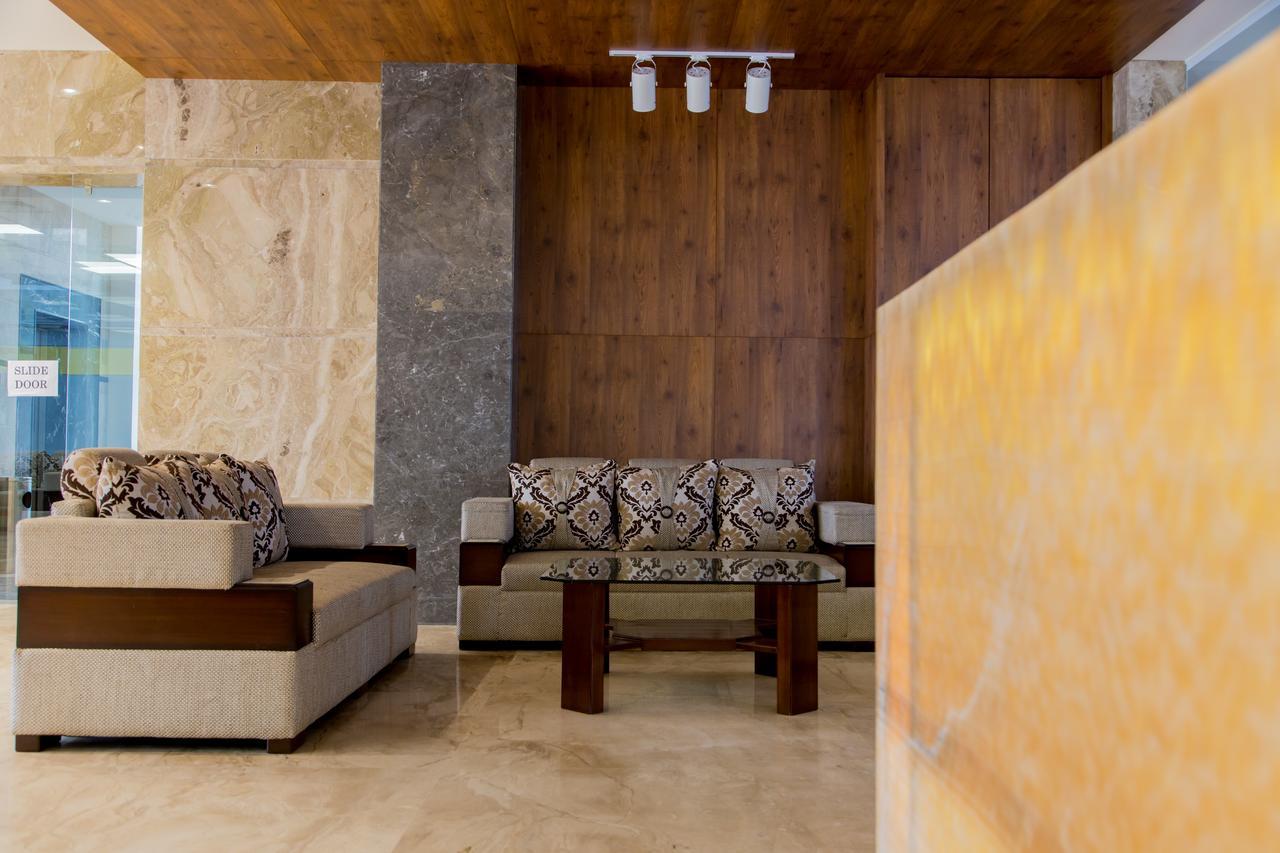Hotel Hills Tirupattur Tiruppatur Exterior foto
