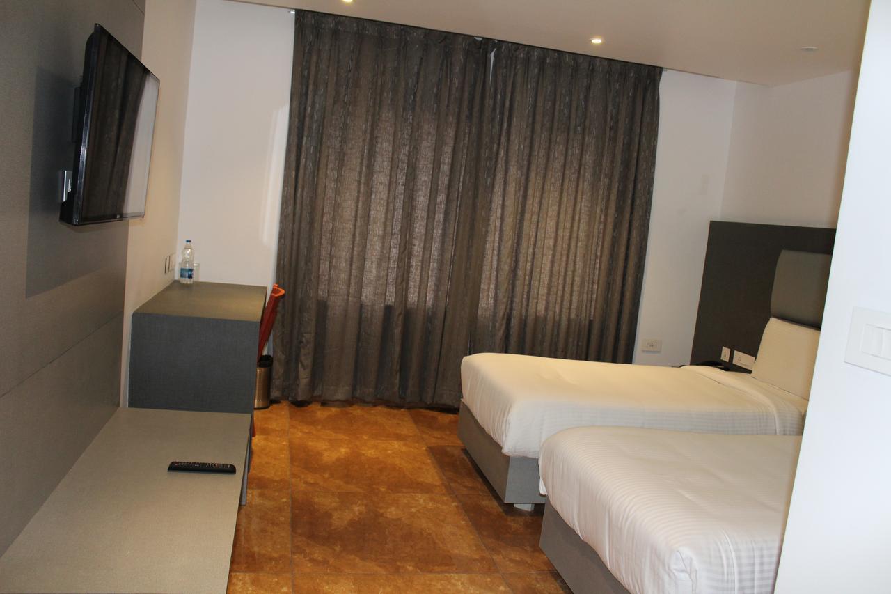 Hotel Hills Tirupattur Tiruppatur Exterior foto